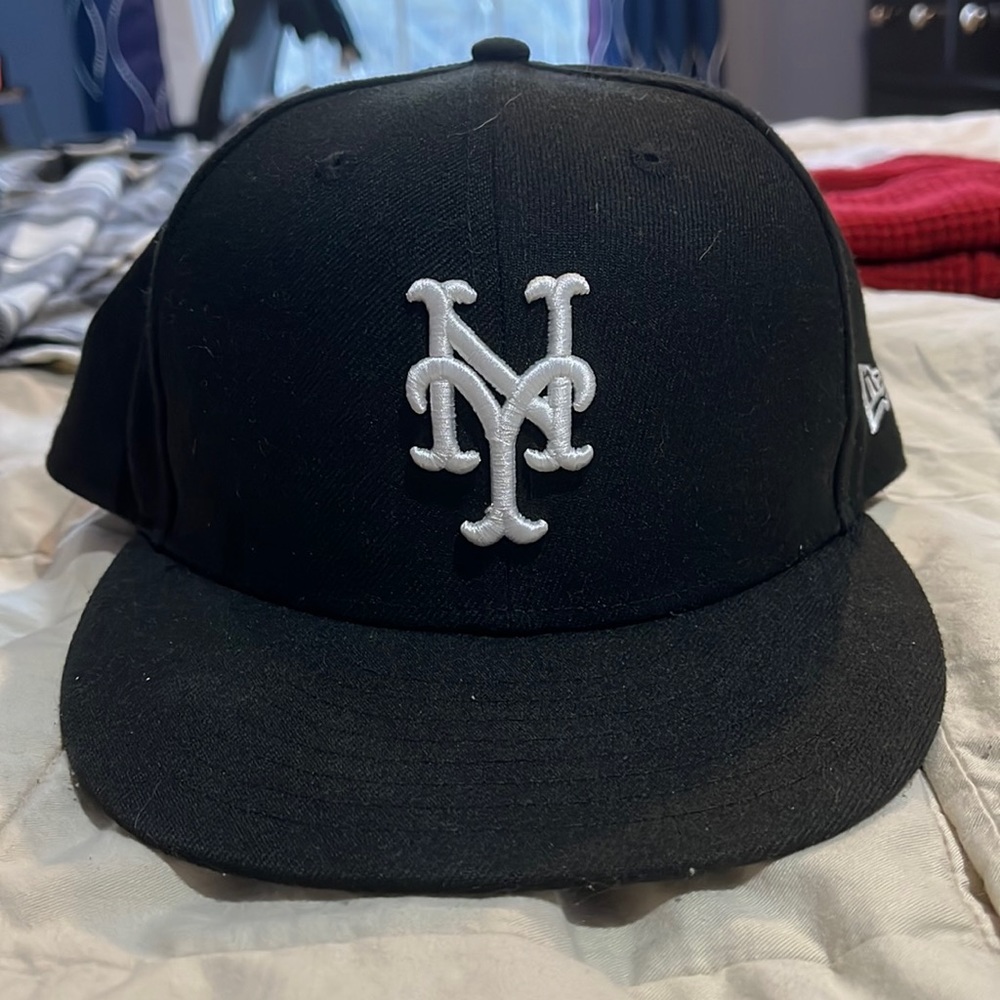Mets Black Fitted Size 7 3/8
